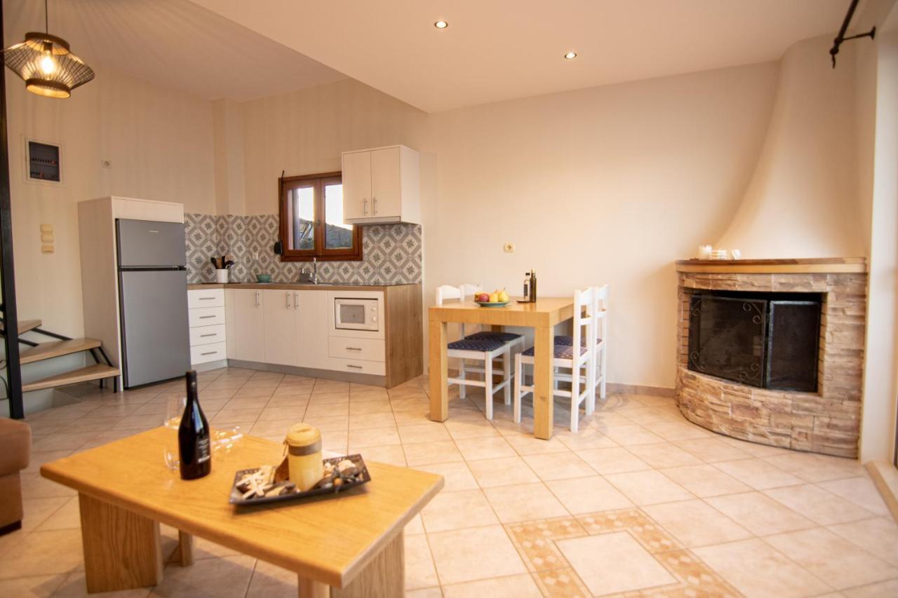 The Island House - Family Size Apt - Overlooking The Aegean - 3 Steps From The Beach Mochlos Extérieur photo